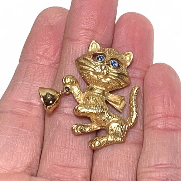 Vintage Avon Gold Tone Cat Brooch With Bow & Working Bell - Picture 4 of 4